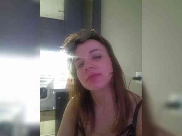 Kira183 webcam