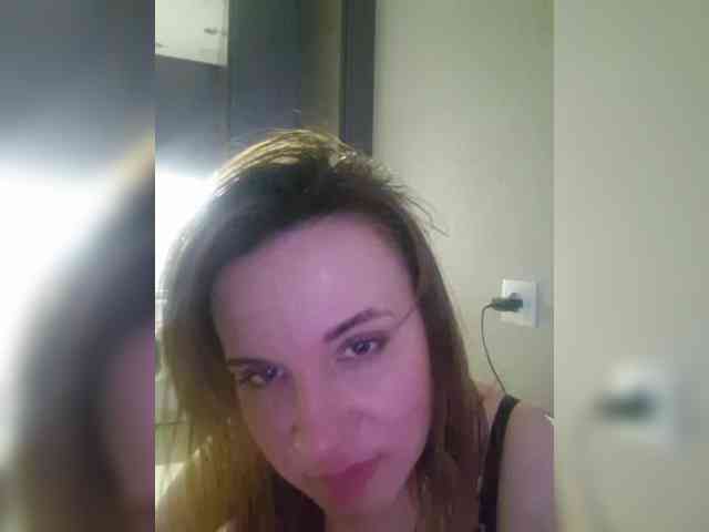 Kira183 webcam