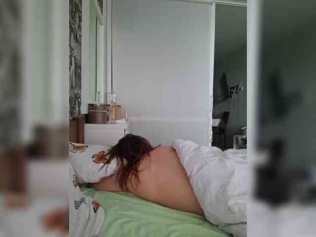 Kira183 webcam