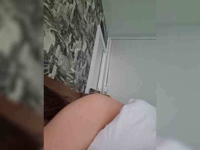 Kira183 webcam