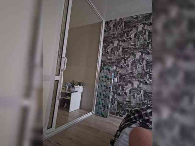 Kira183 webcam