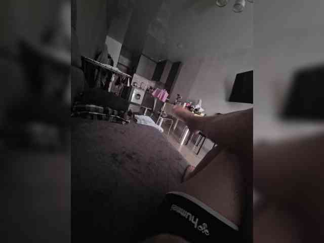 Kira183 webcam