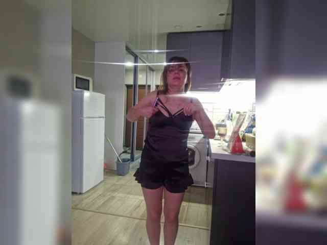 Kira183 webcam