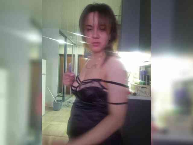 Kira183 webcam