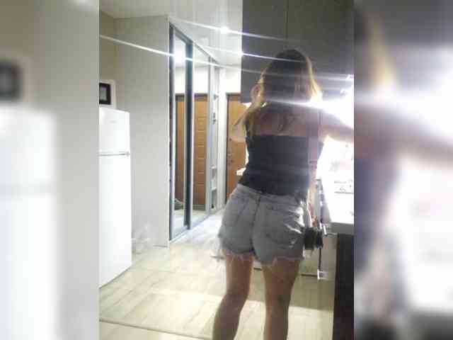 Kira183 webcam
