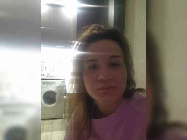 Kira183 webcam