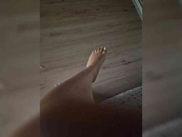 Kira183 webcam