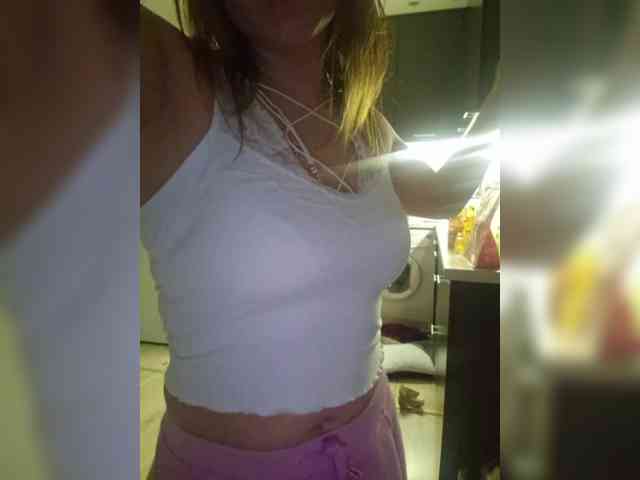 Kira183 webcam