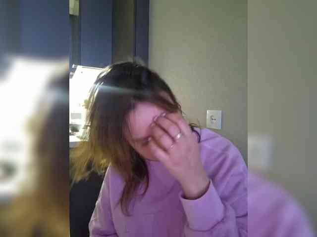 Kira183 webcam