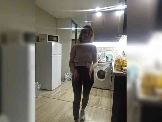 Kira183 webcam