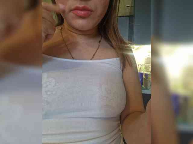 Kira183 webcam
