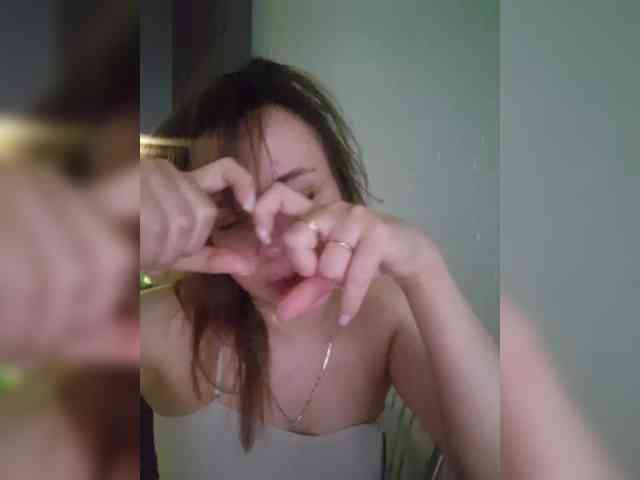 Kira183 webcam