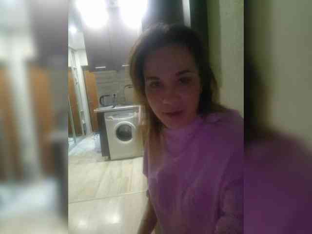 Kira183 webcam