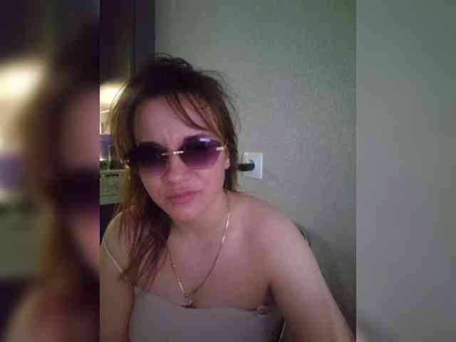 Kira183 webcam