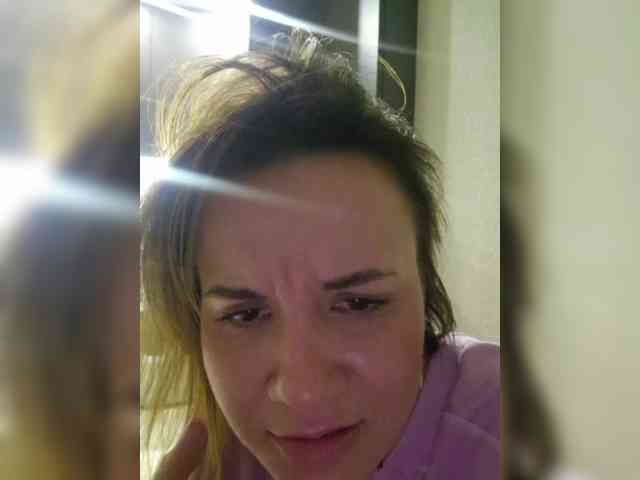 Kira183 webcam