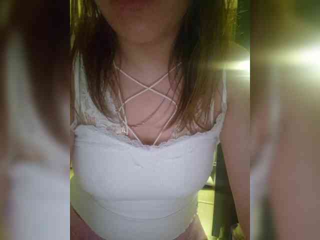 Kira183 webcam
