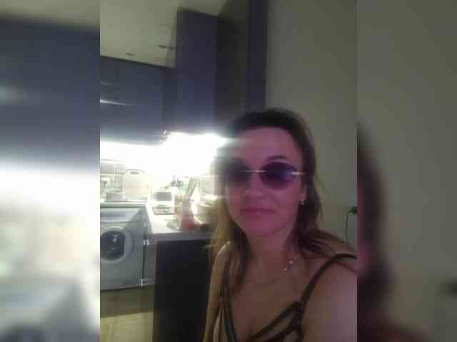 Kira183 webcam