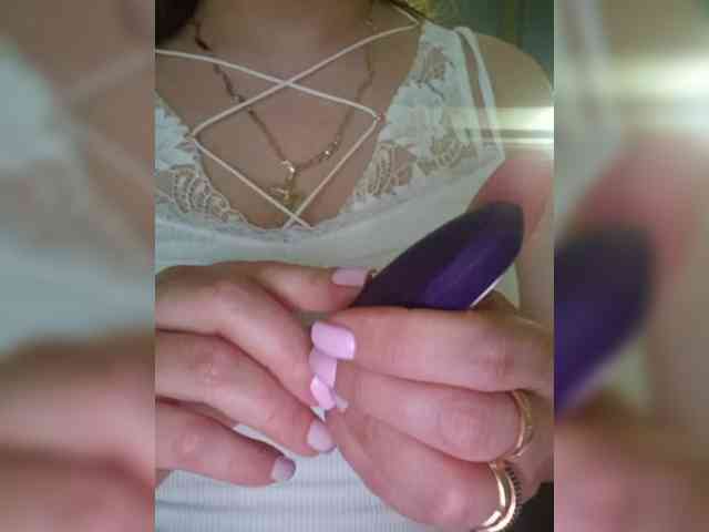 Kira183 webcam