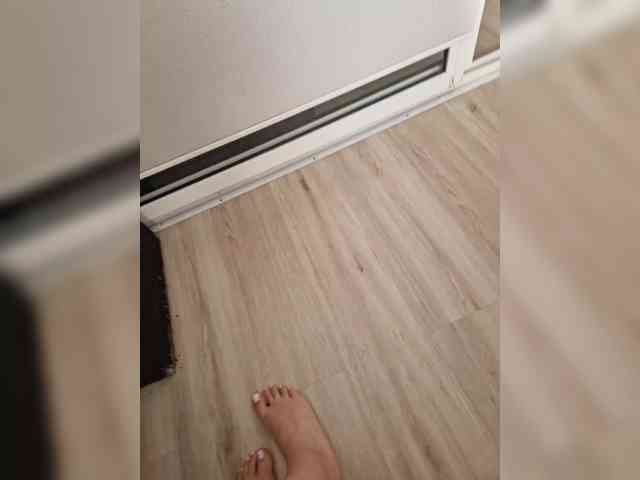 Kira183 webcam