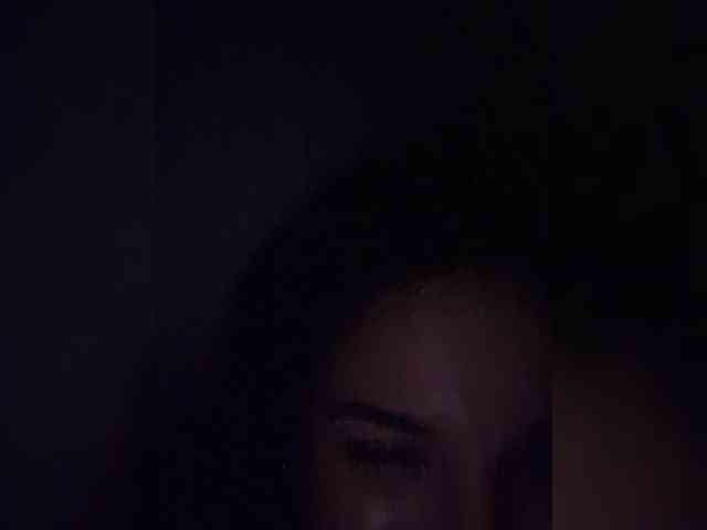 Kira183 webcam
