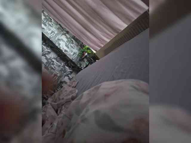 Kira183 webcam