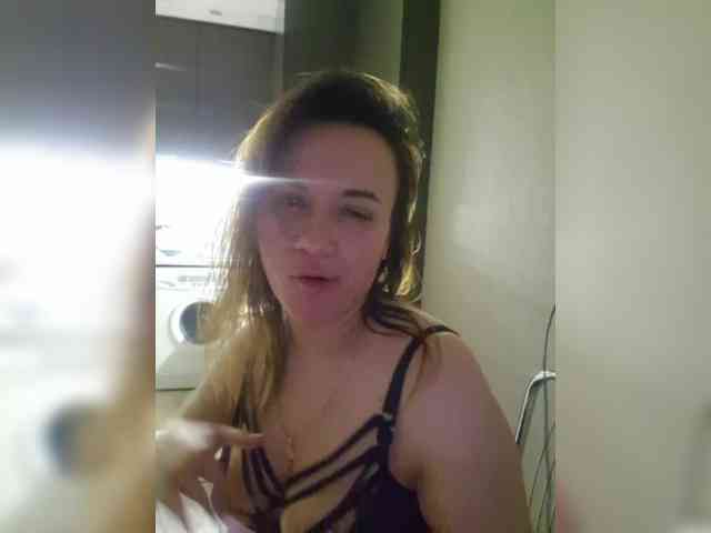 Kira183 webcam