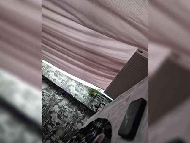 Kira183 webcam