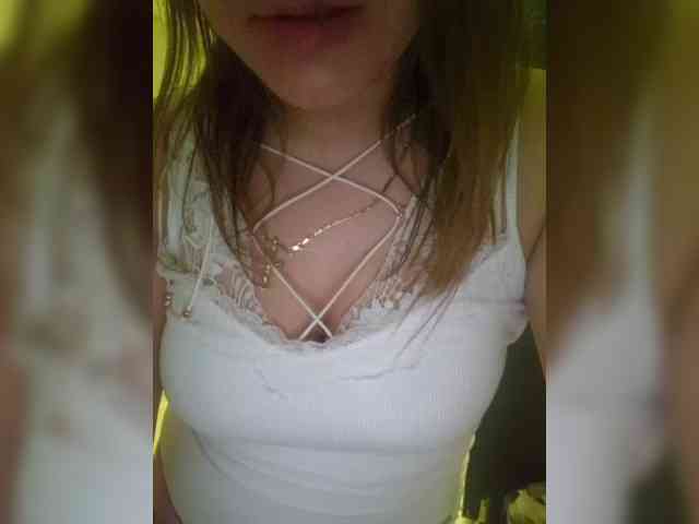 Kira183 webcam