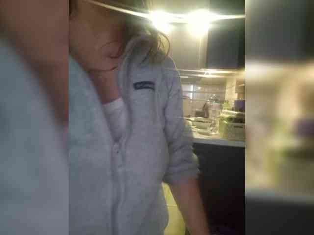 Kira183 webcam