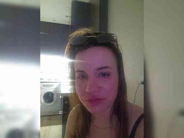 Kira183 webcam