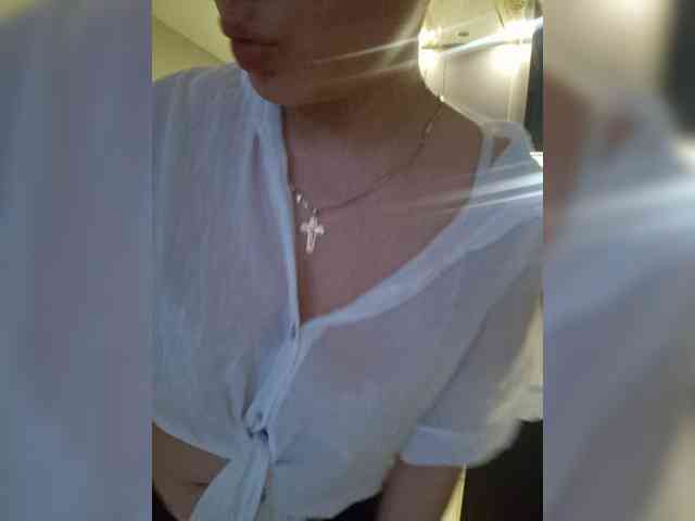 Kira183 webcam