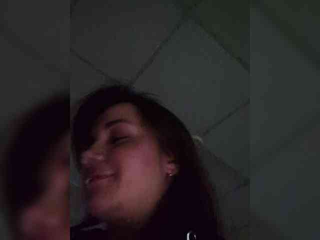 Kira183 webcam