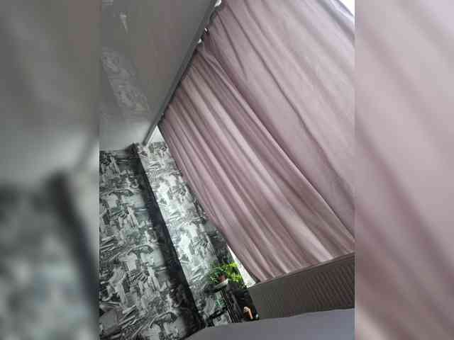 Kira183 webcam