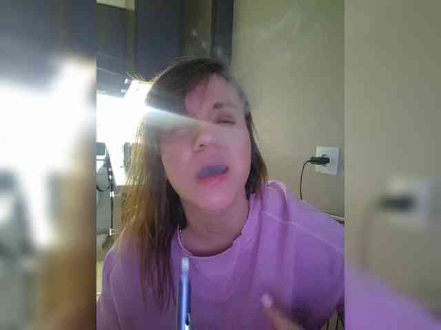 Kira183 webcam