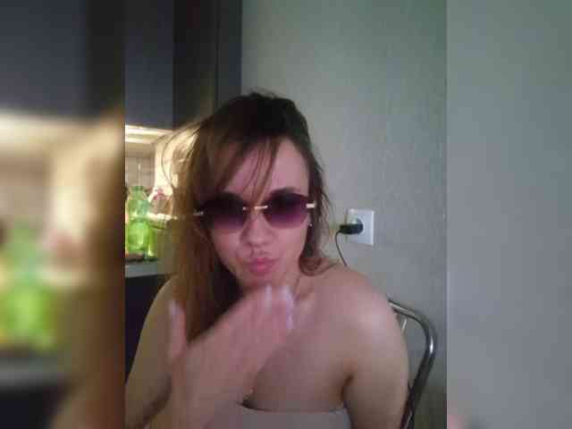 Kira183 webcam