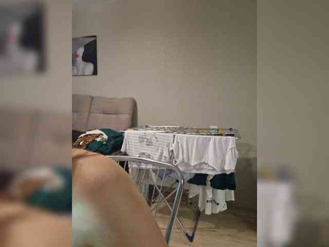 Kira183 webcam