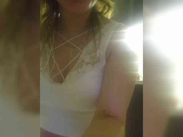 Kira183 webcam