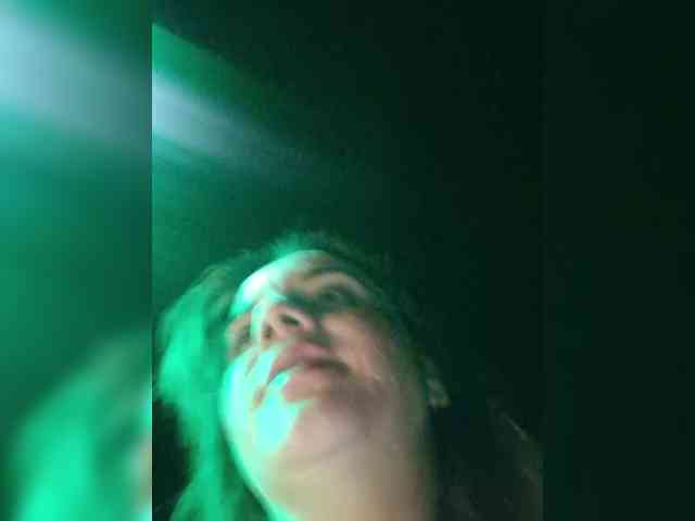 Kira183 webcam