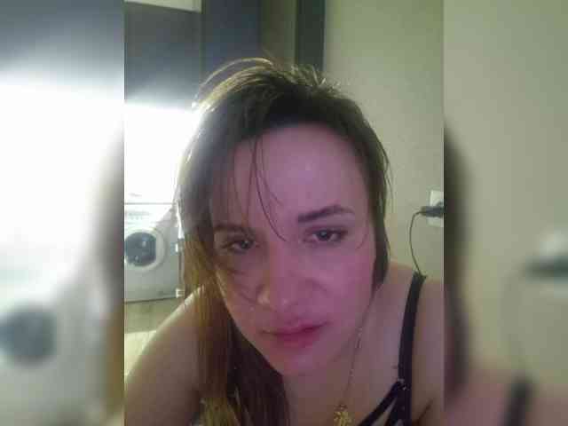 Kira183 webcam