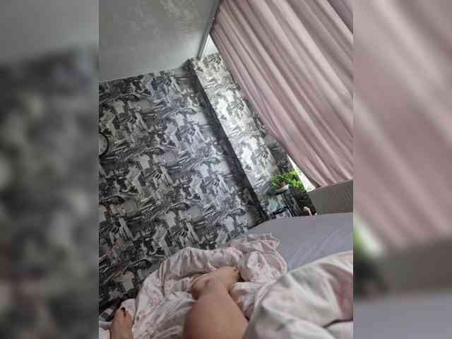 Kira183 webcam