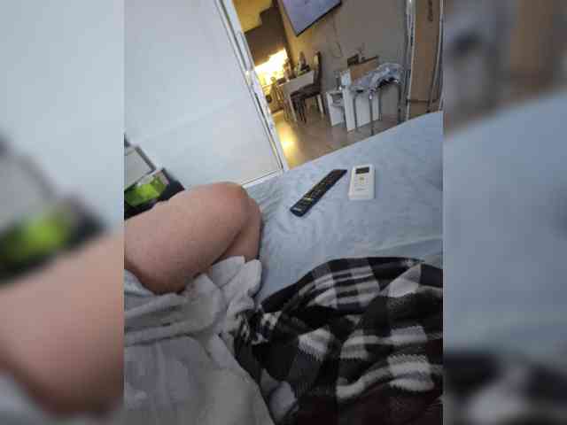 Kira183 webcam