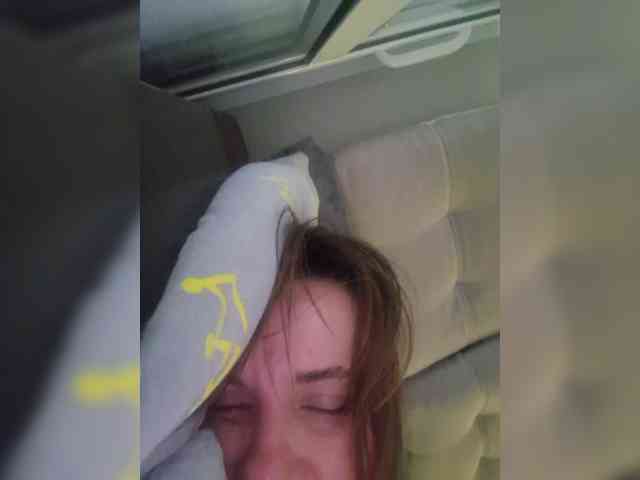 Kira183 webcam