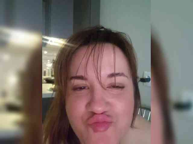 Kira183 webcam