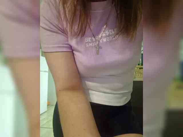 Kira183 webcam
