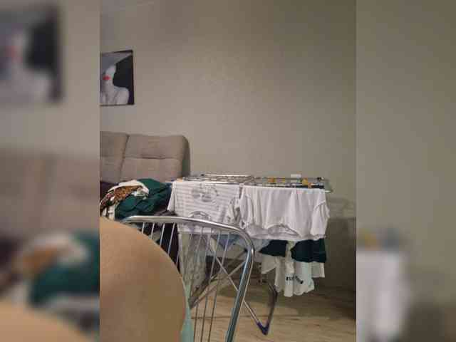 Kira183 webcam