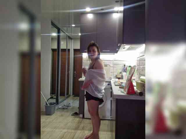 Kira183 webcam