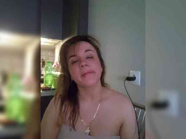 Kira183 webcam