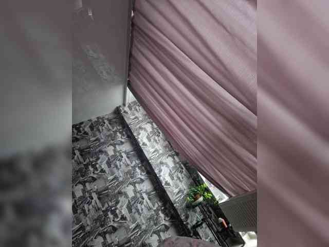 Kira183 webcam