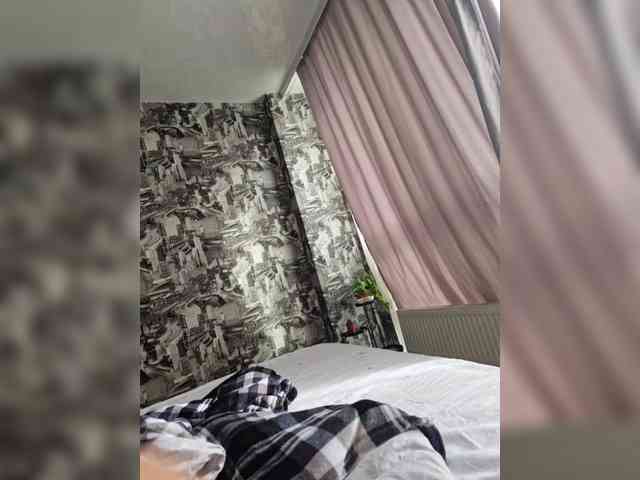Kira183 webcam