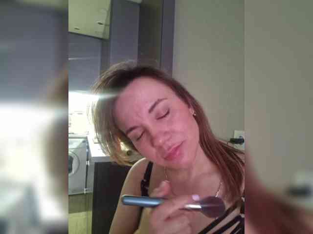 Kira183 webcam